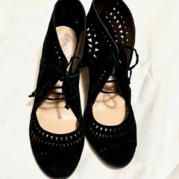 12M Vince Camuto Suede peep toe black shoe bootie - Picture 9 of 13